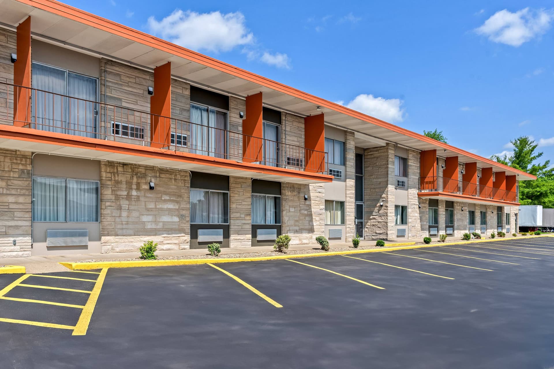 Travelodge by Wyndham Bloomington