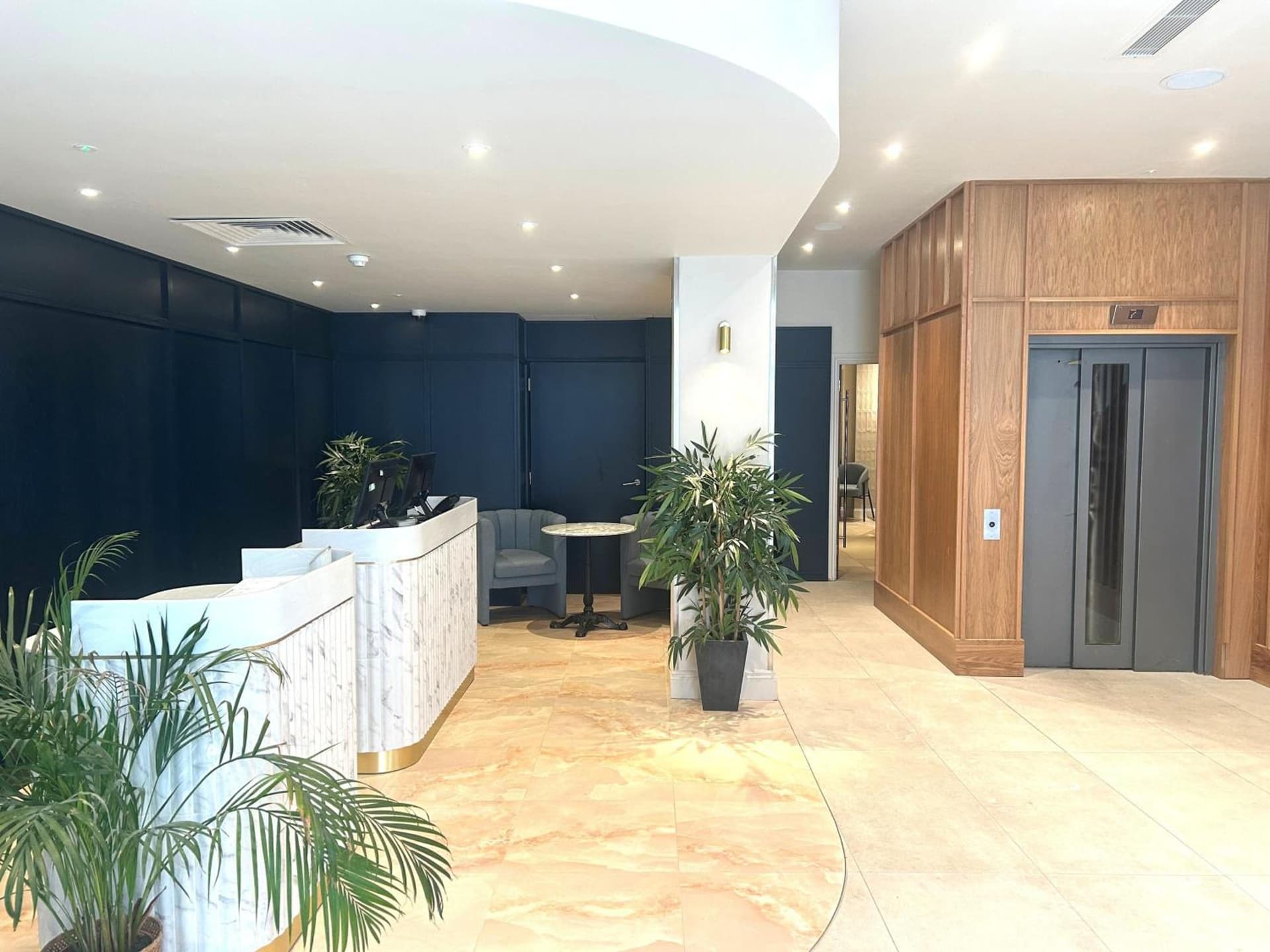 London Bloomsbury Square Hotel by IHG