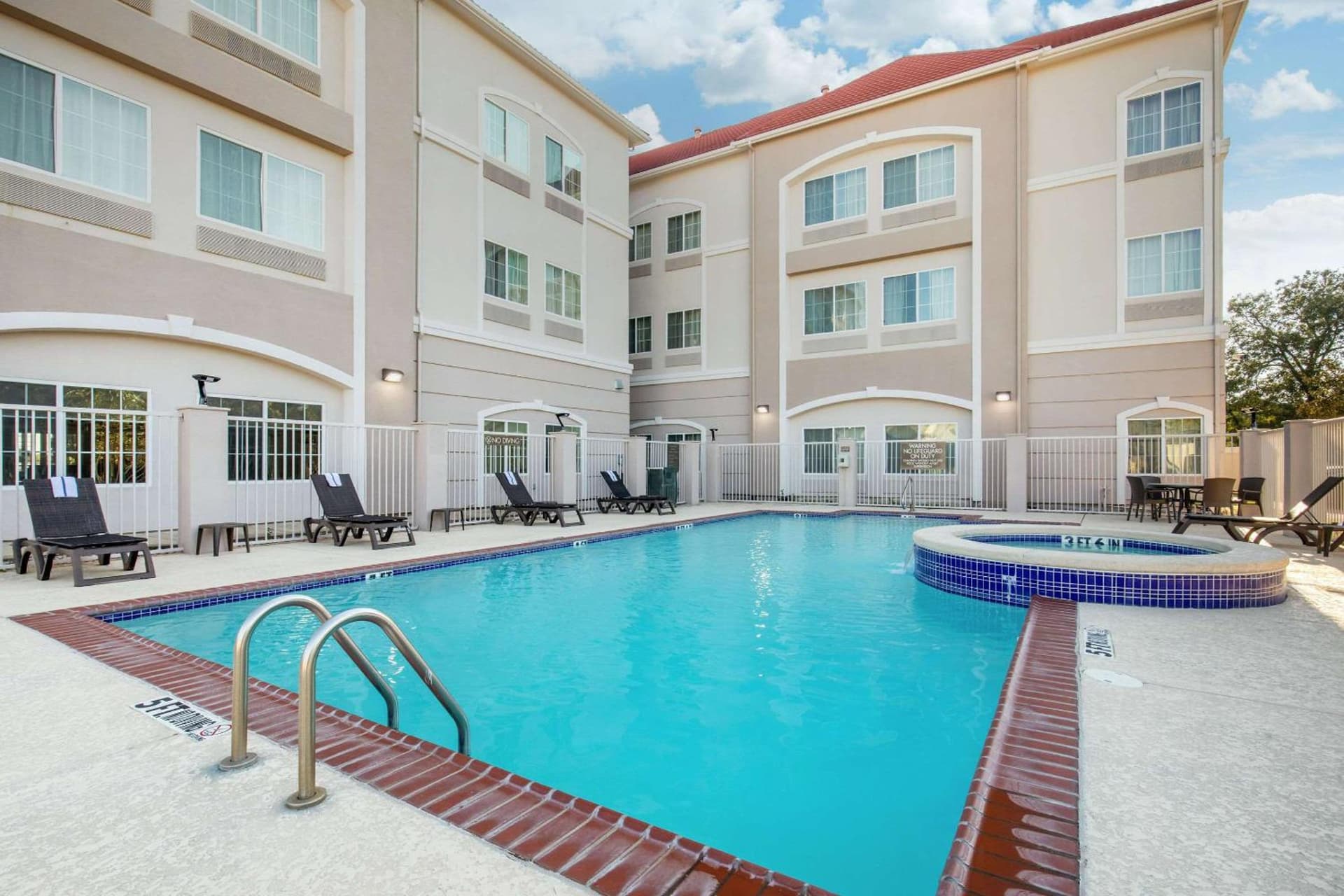 Comfort Inn & Suites Cedar Hill Duncanville
