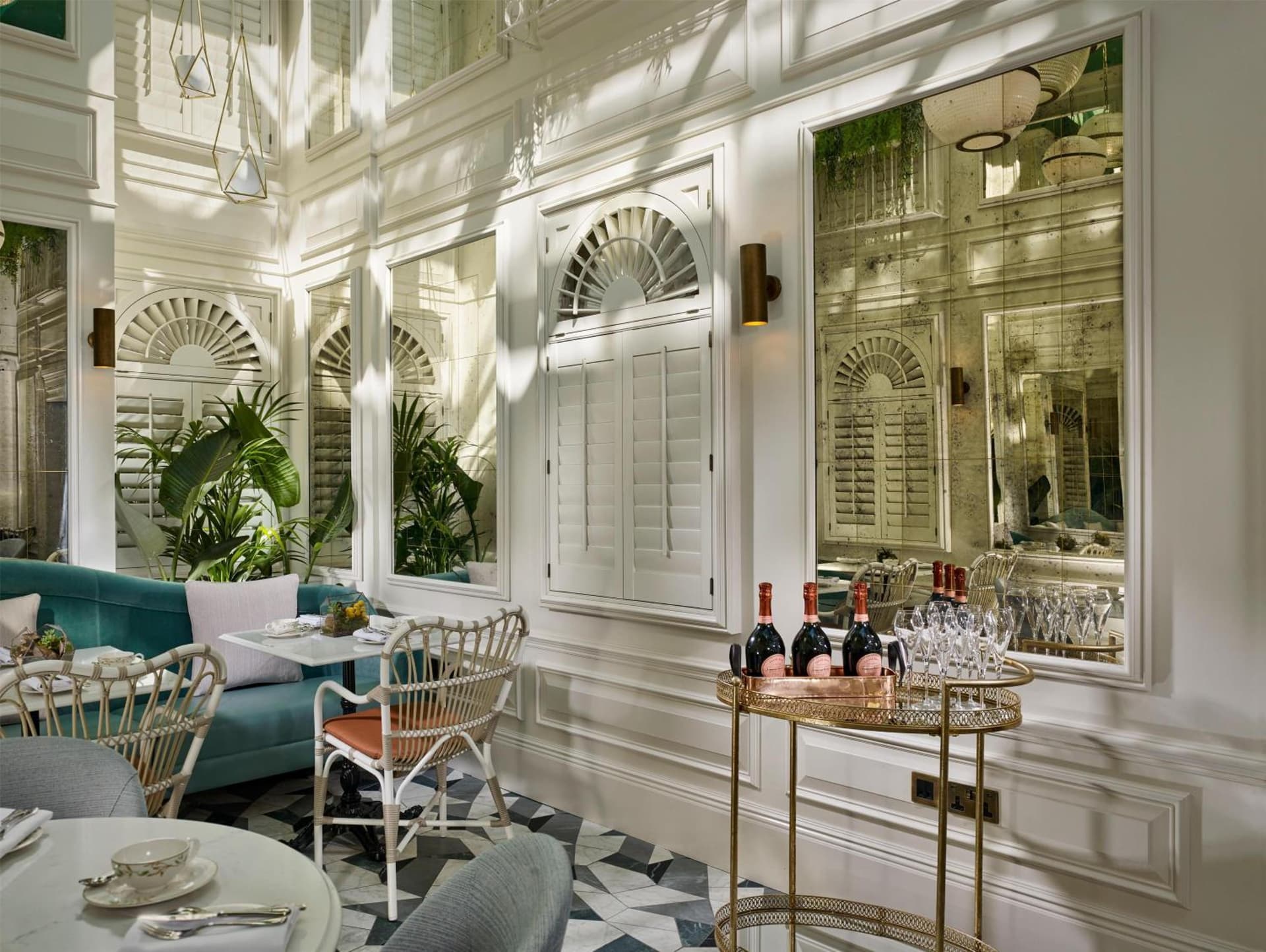 100 Queen's Gate Hotel London Kensington, Curio Collection by Hilton