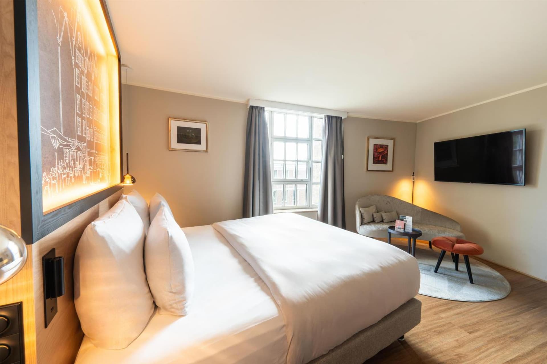 Wasserturm Hotel Cologne, Curio Collection by Hilton