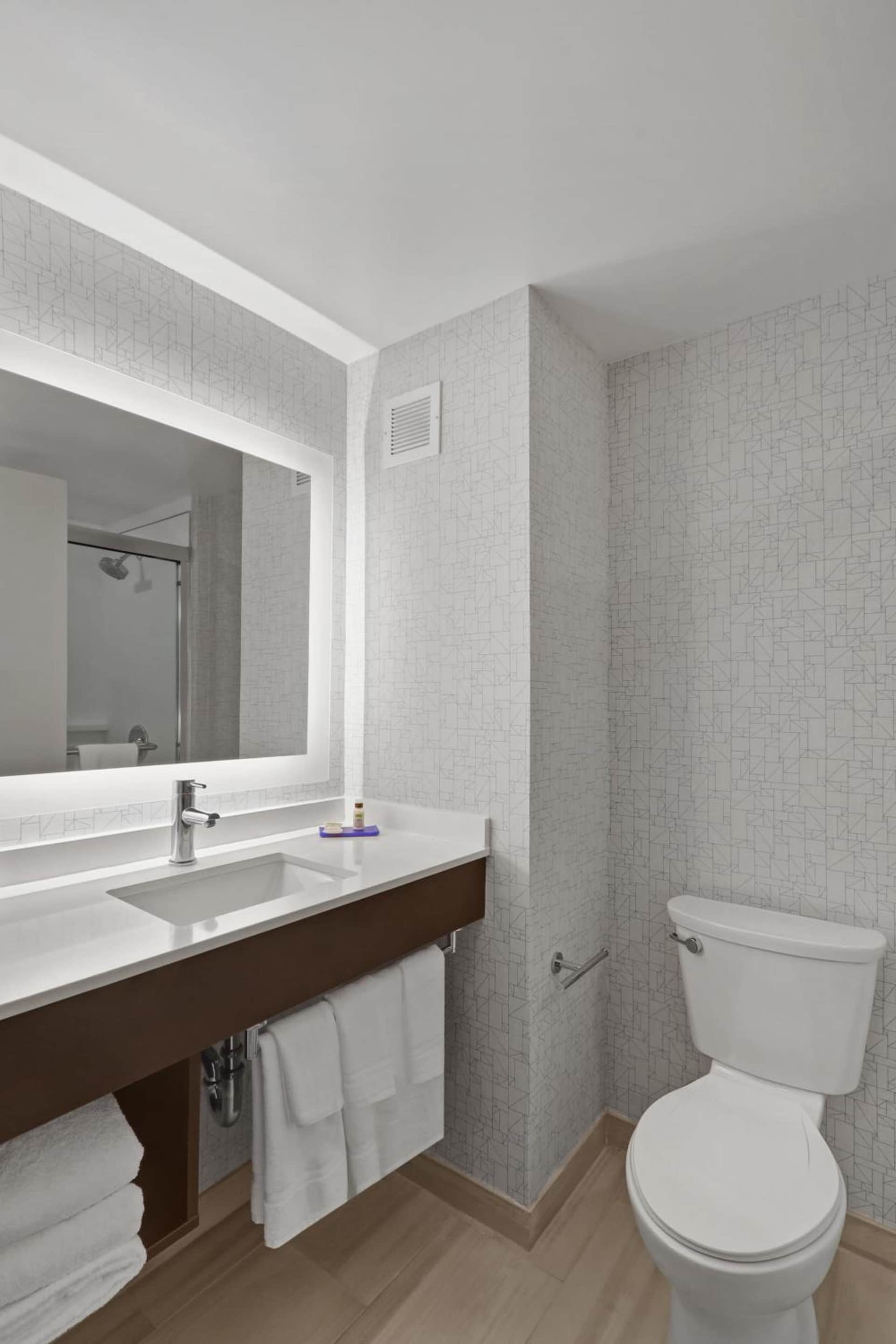 Hotel 1200