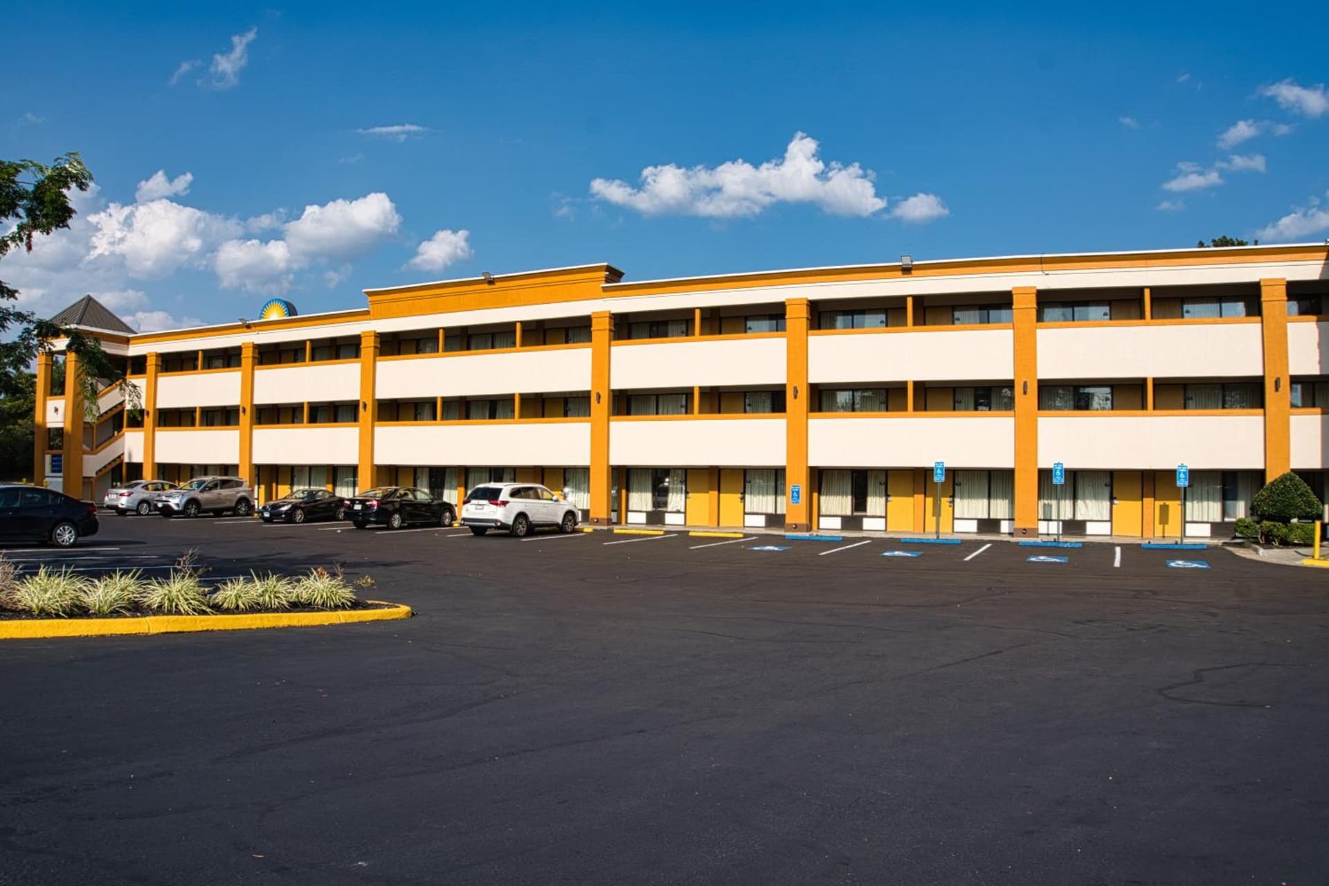 Days Inn Alexandria by Wyndham