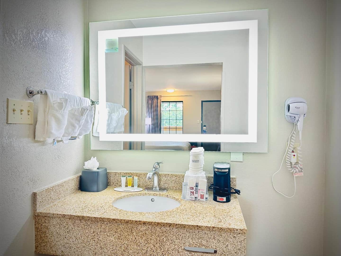 Days Inn Alexandria by Wyndham