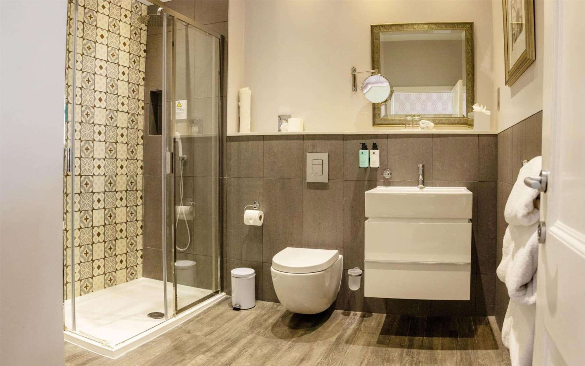 Dover Marina Hotel & Spa, Tapestry Collection by Hilton