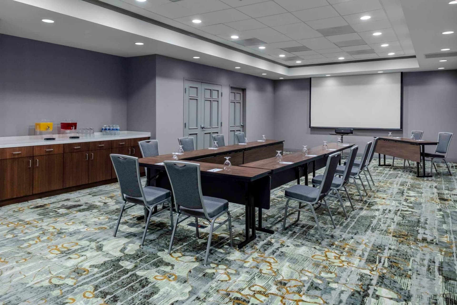 Hampton Inn & Suites Arlington Crystal City DCA
