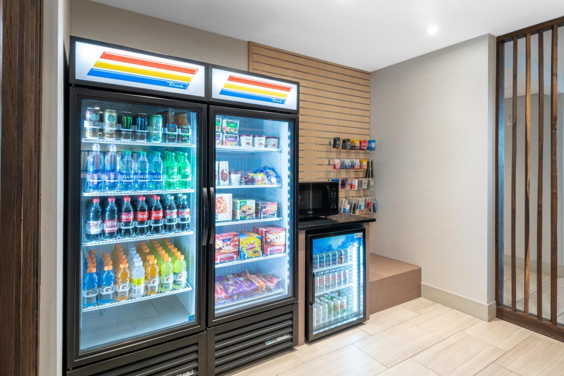 Holiday Inn Express & Suites - Phoenix - Airport North