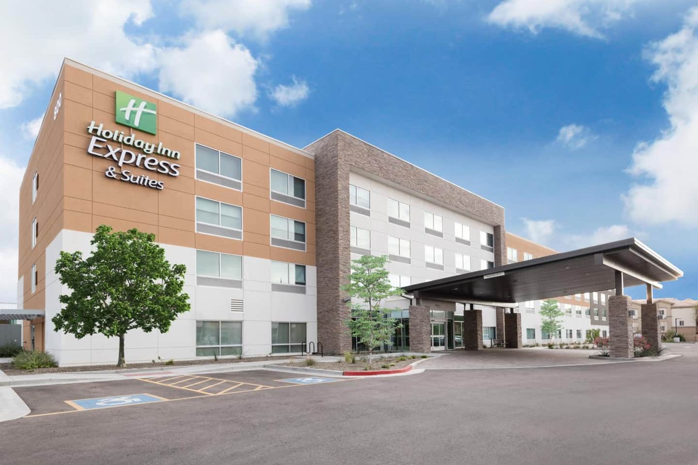 Holiday Inn Express & Suites - Phoenix - Airport North