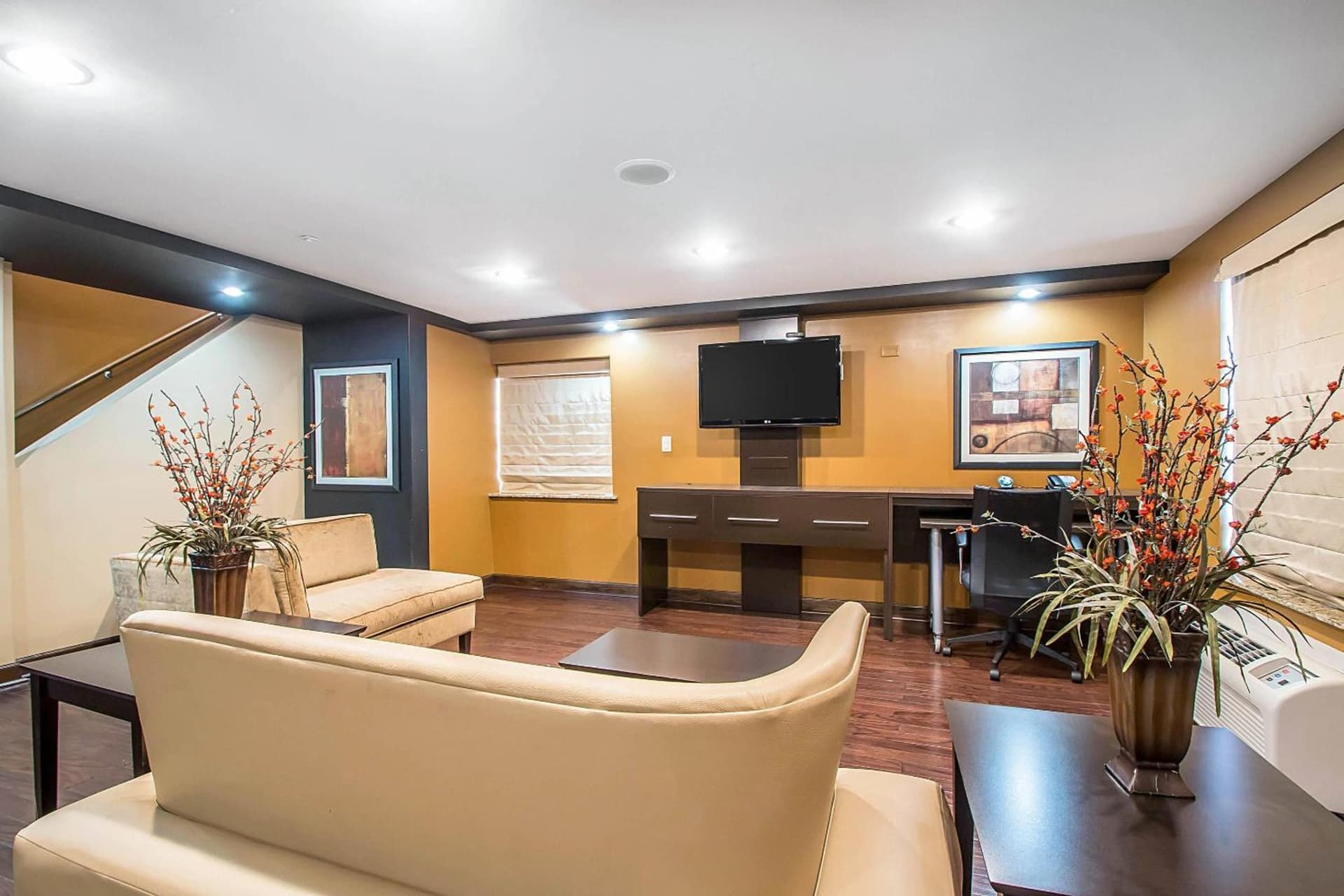 Clarion Inn Elmhurst - Oak Brook near I-88 I-290 I-294