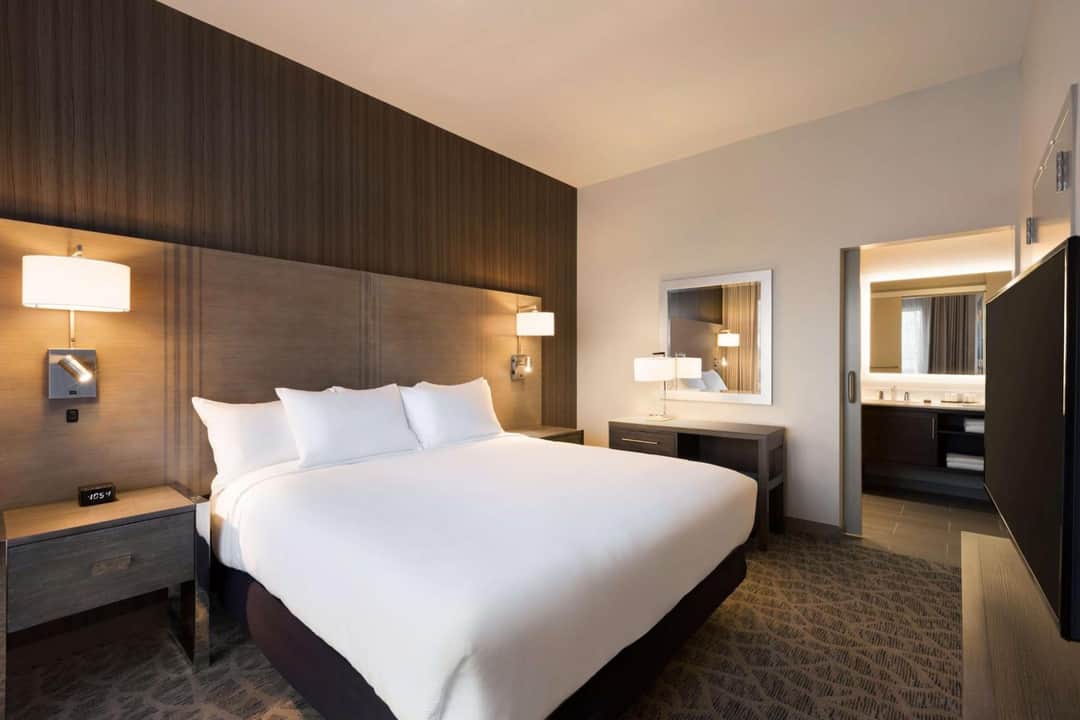 Embassy Suites by Hilton The Woodlands at Hughes Landing