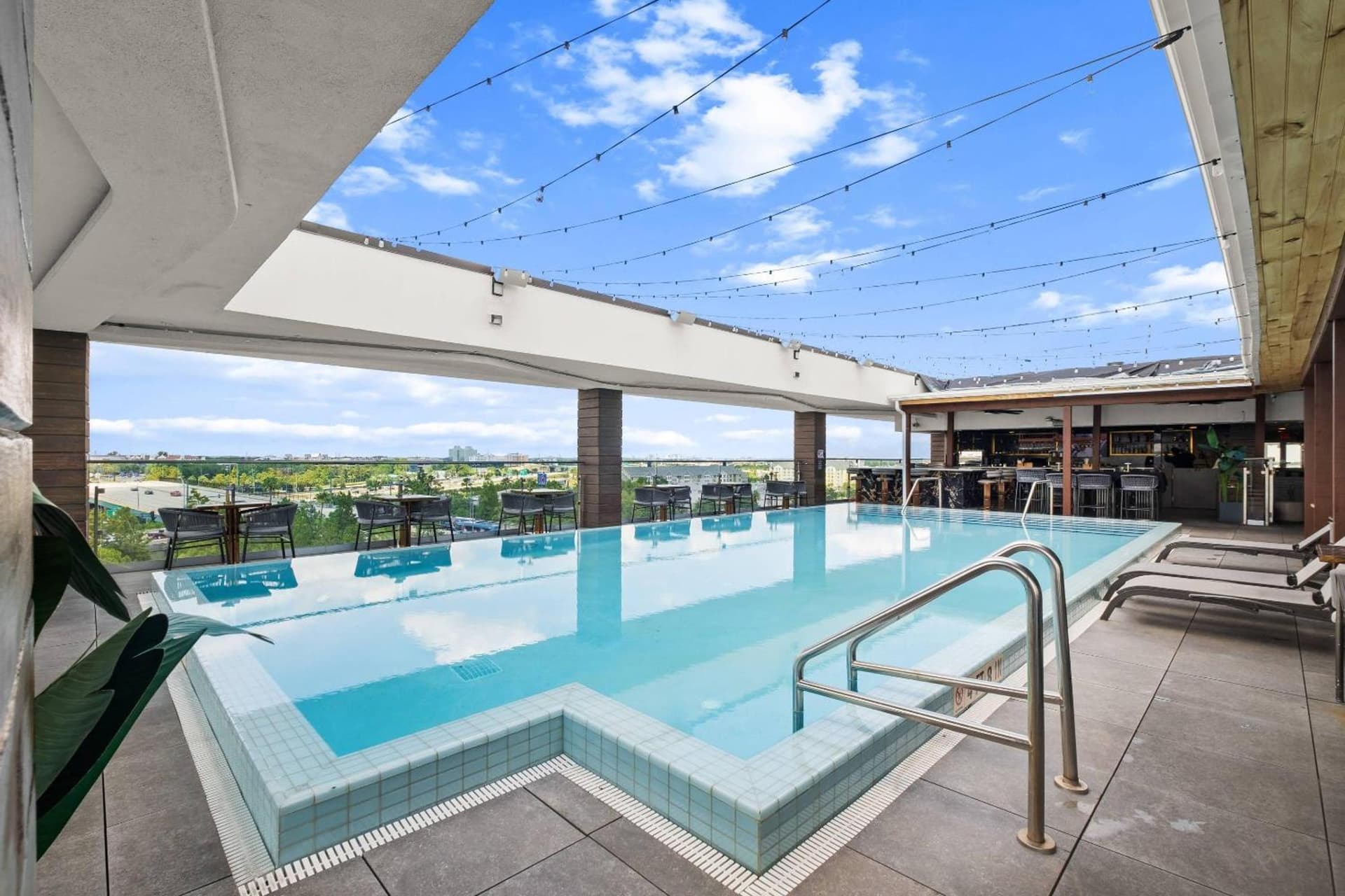 Cambria Hotel Orlando near Universal Theme Parks