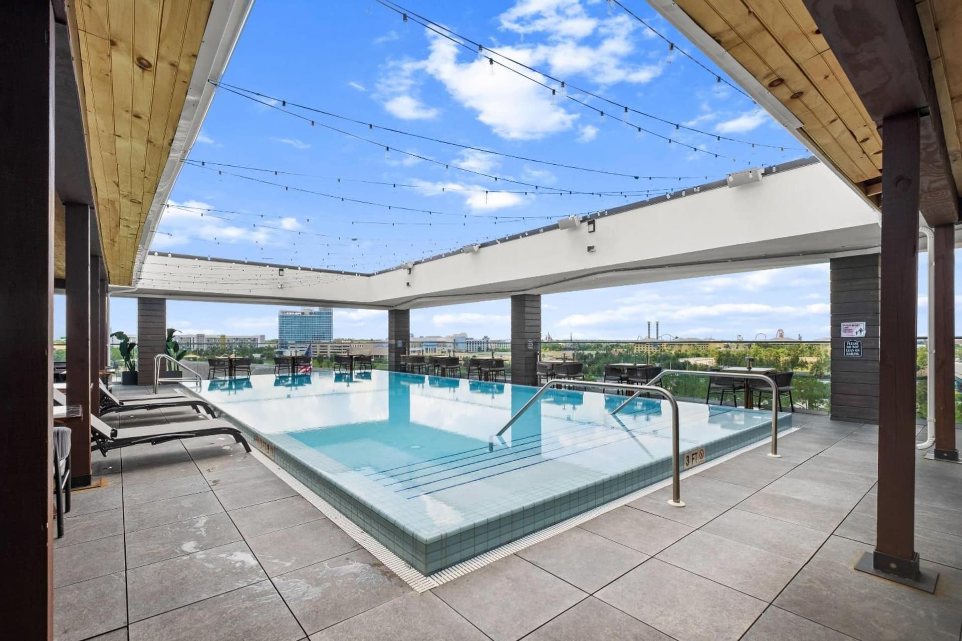 Cambria Hotel Orlando near Universal Theme Parks