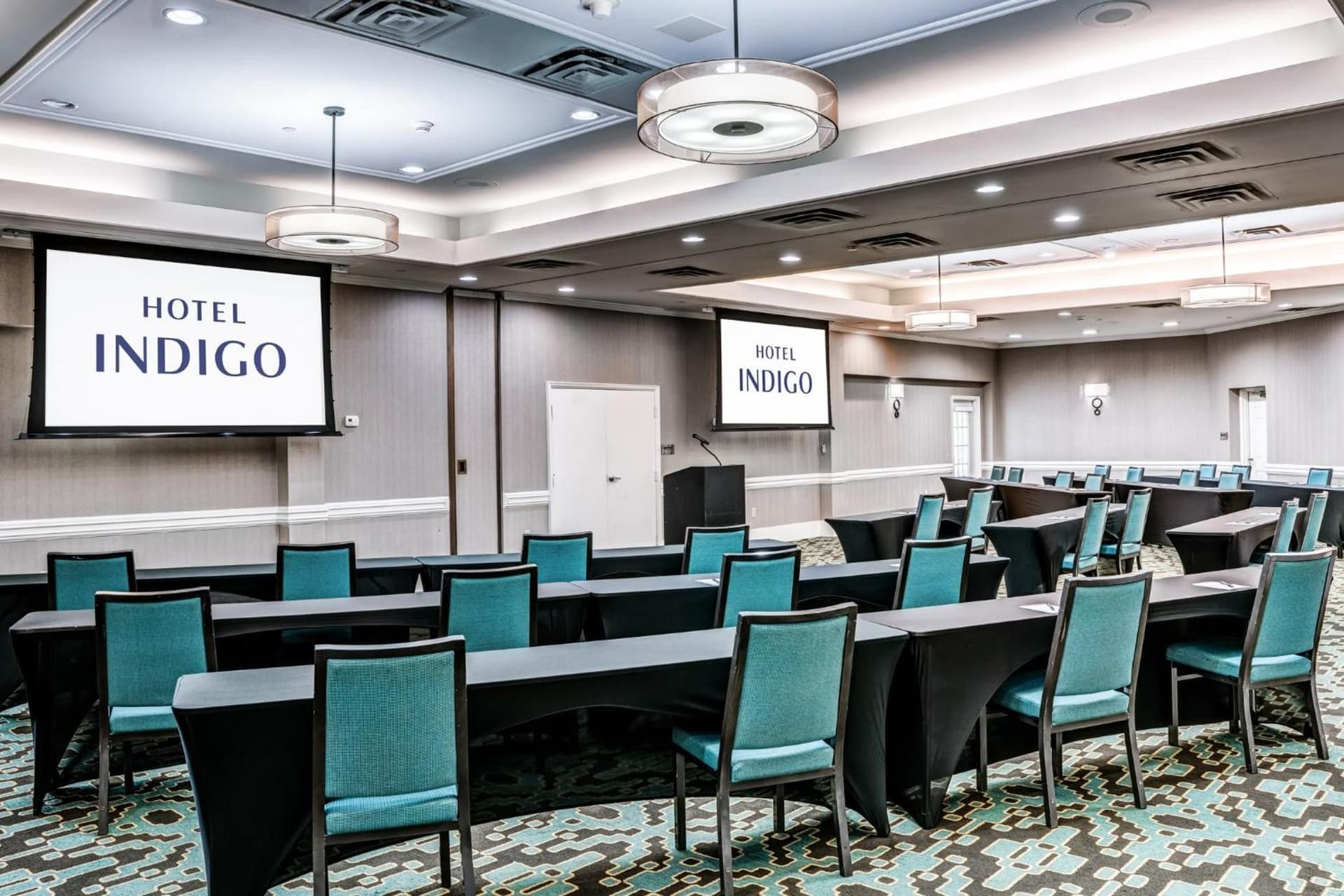 Hotel Indigo Atlanta-Vinings Ballpark Area by IHG