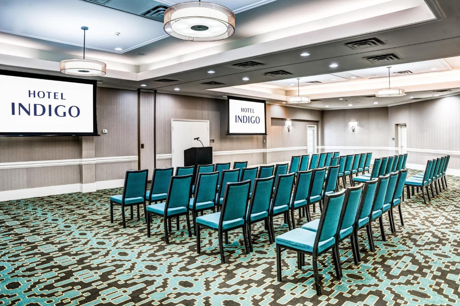 Hotel Indigo Atlanta-Vinings Ballpark Area by IHG