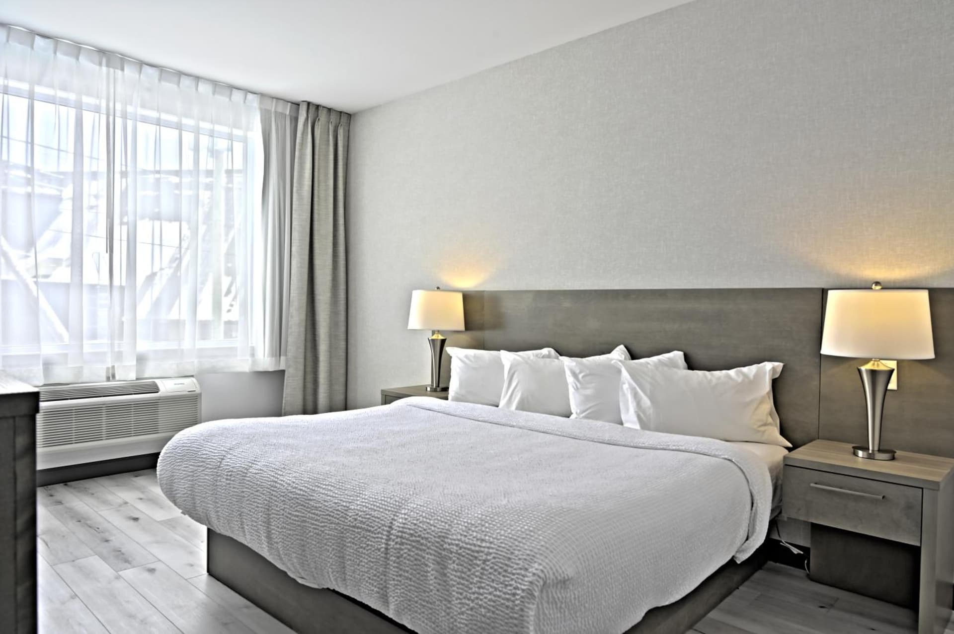 Repotel Levis