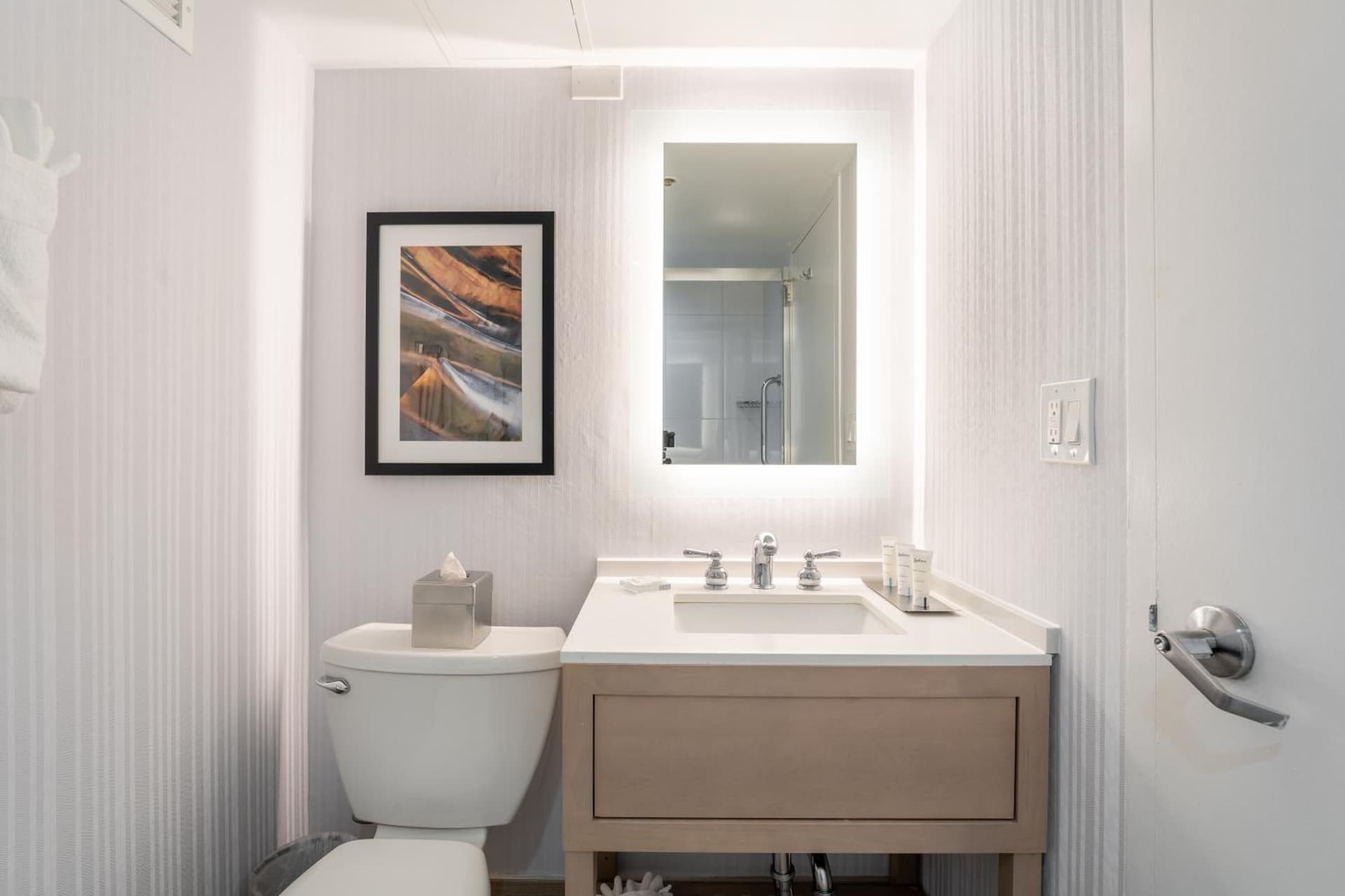 DoubleTree by Hilton New York JFK Airport