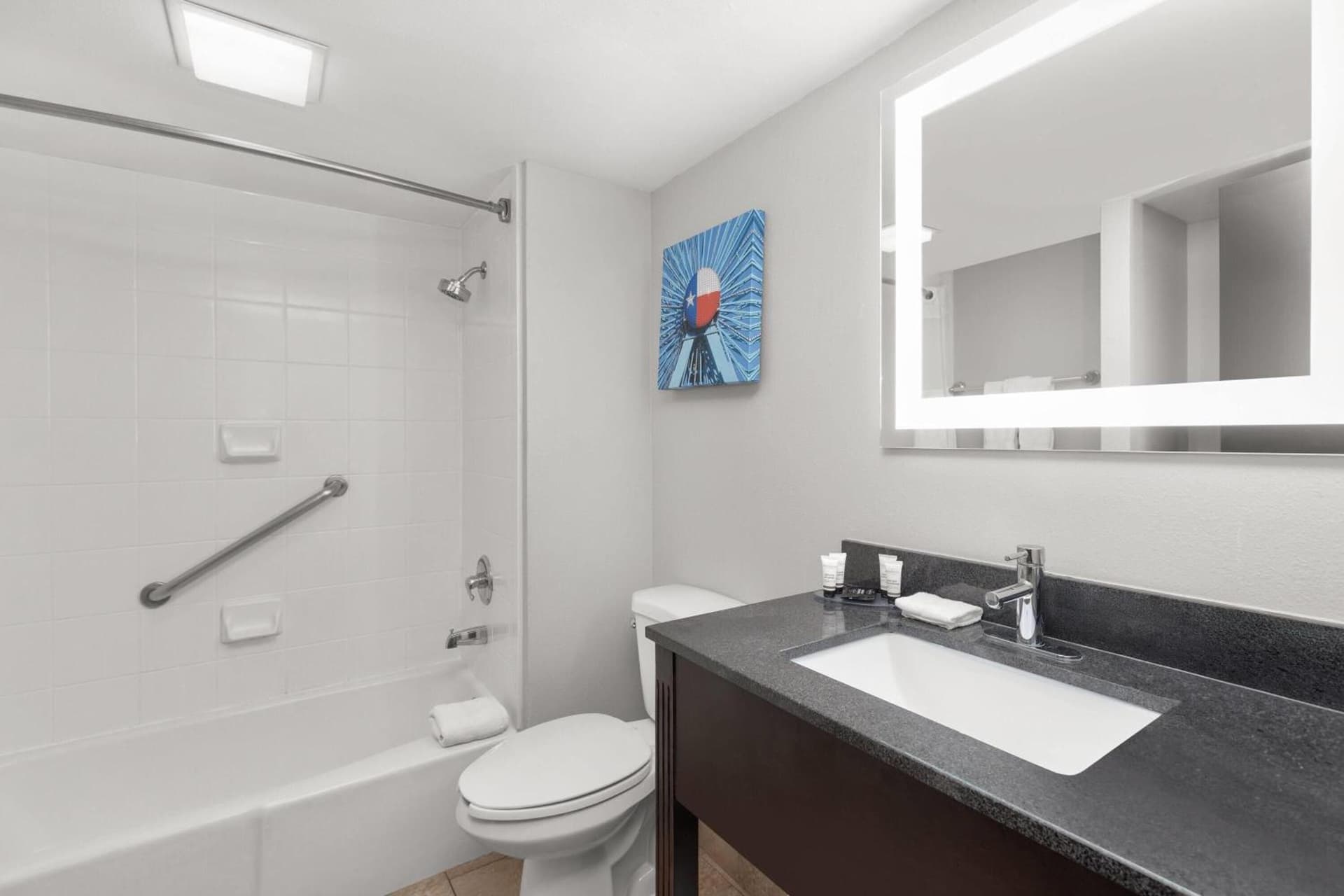 La Quinta by Wyndham Dallas I-35 Walnut Hill Ln