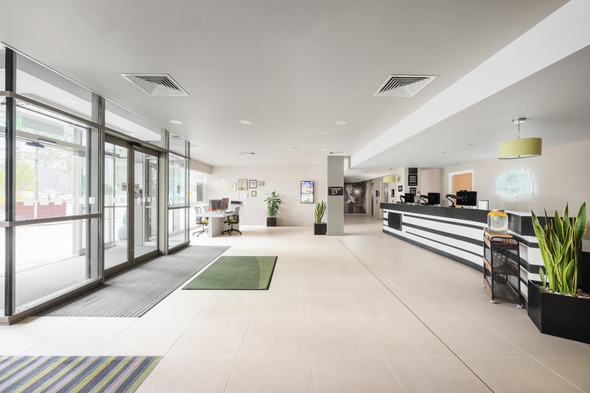 Holiday Inn Manchester-Mediacityuk by IHG