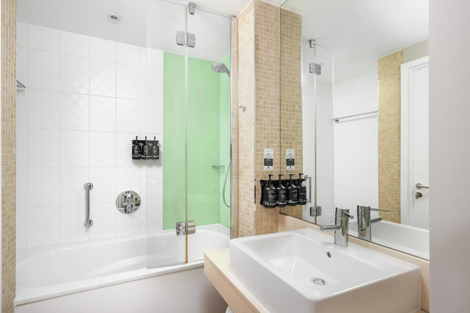 Holiday Inn Manchester-Mediacityuk by IHG