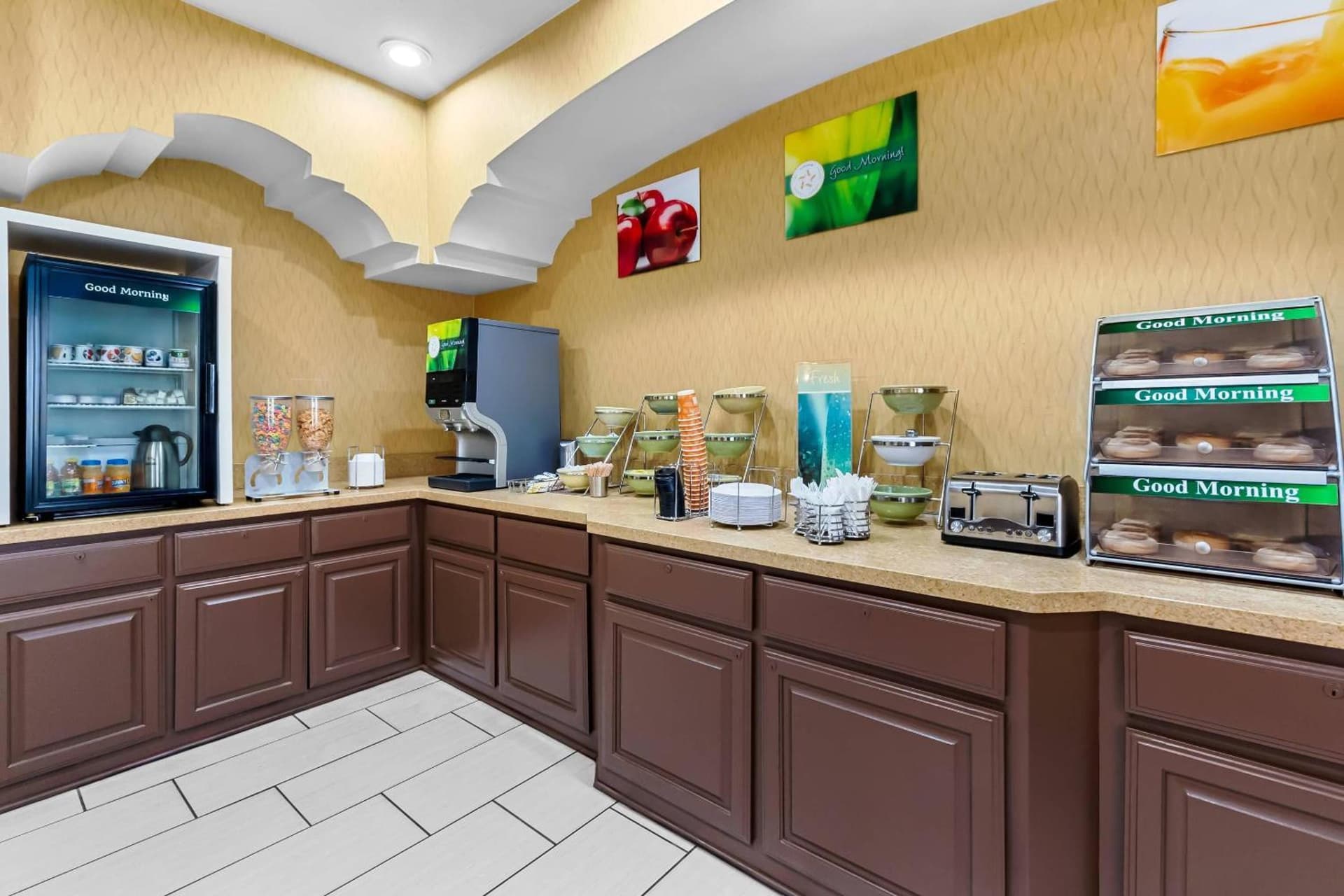 Quality Inn & Suites Airport North - Stone Oak