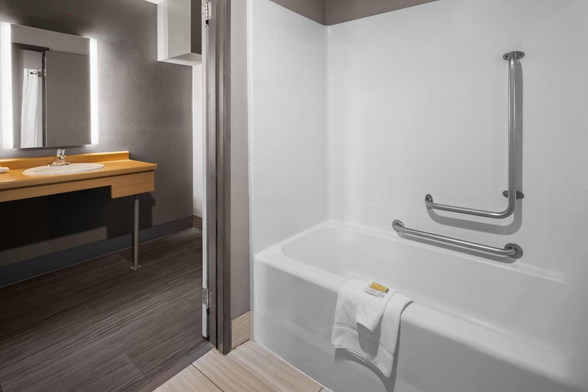 La Quinta Inn by Wyndham Milwaukee Airport / Oak Creek