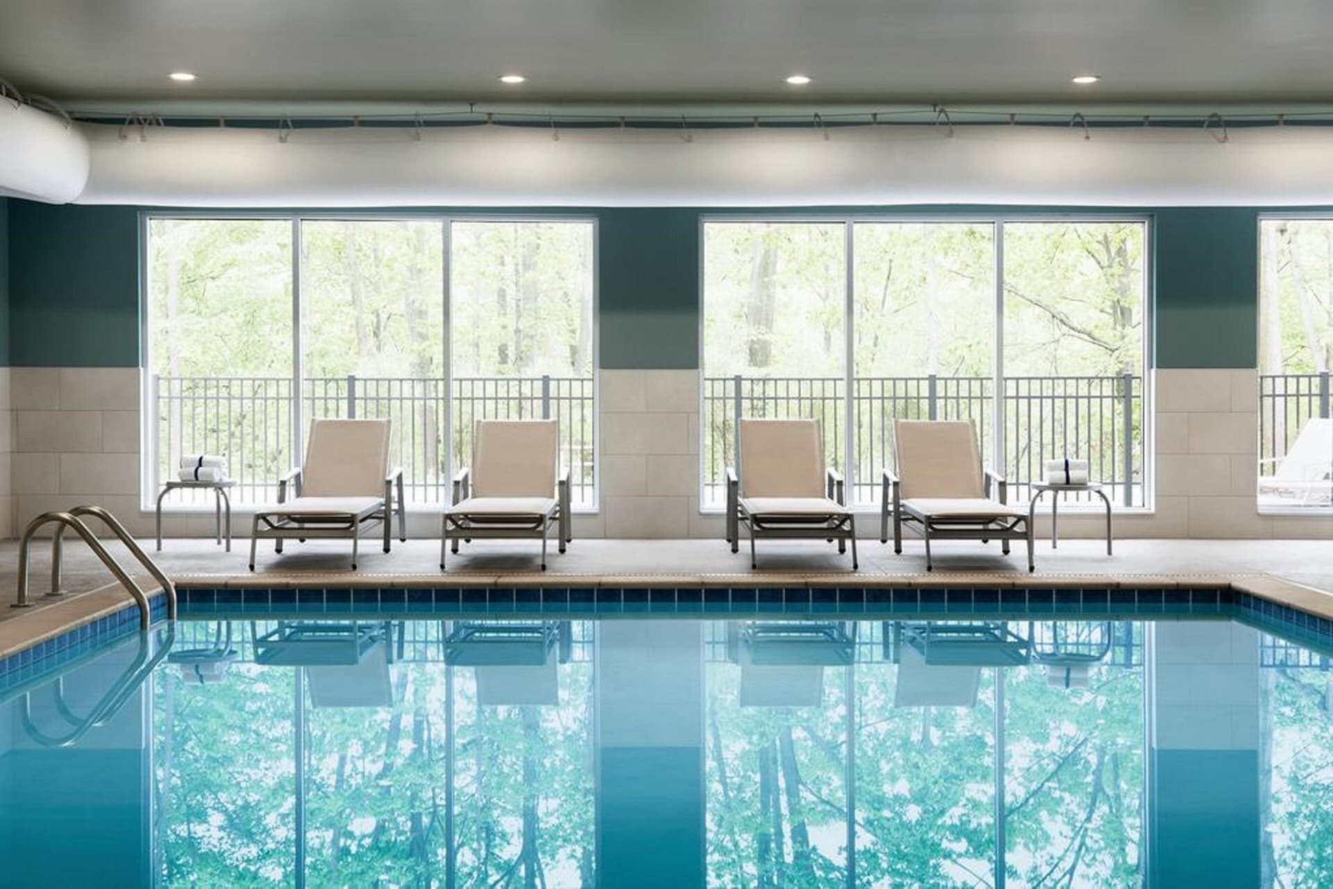 Holiday Inn Express & Suites Chicago - Oak Forest