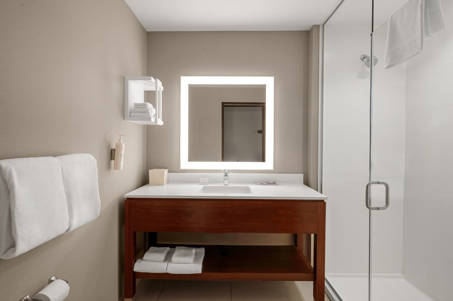 Hampton Inn by Hilton Nashville Airport Century Place