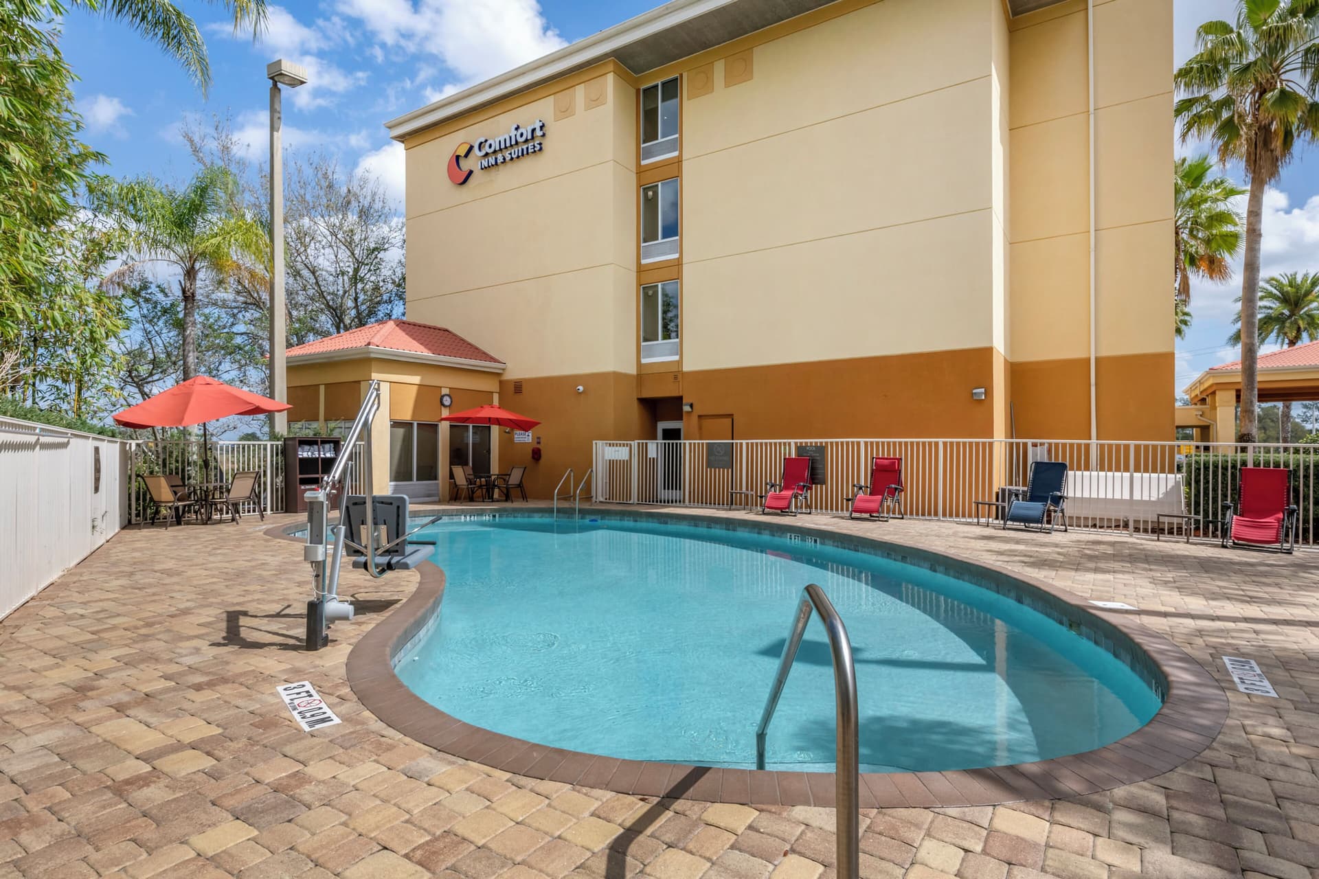 Comfort Inn & Suites Orlando North