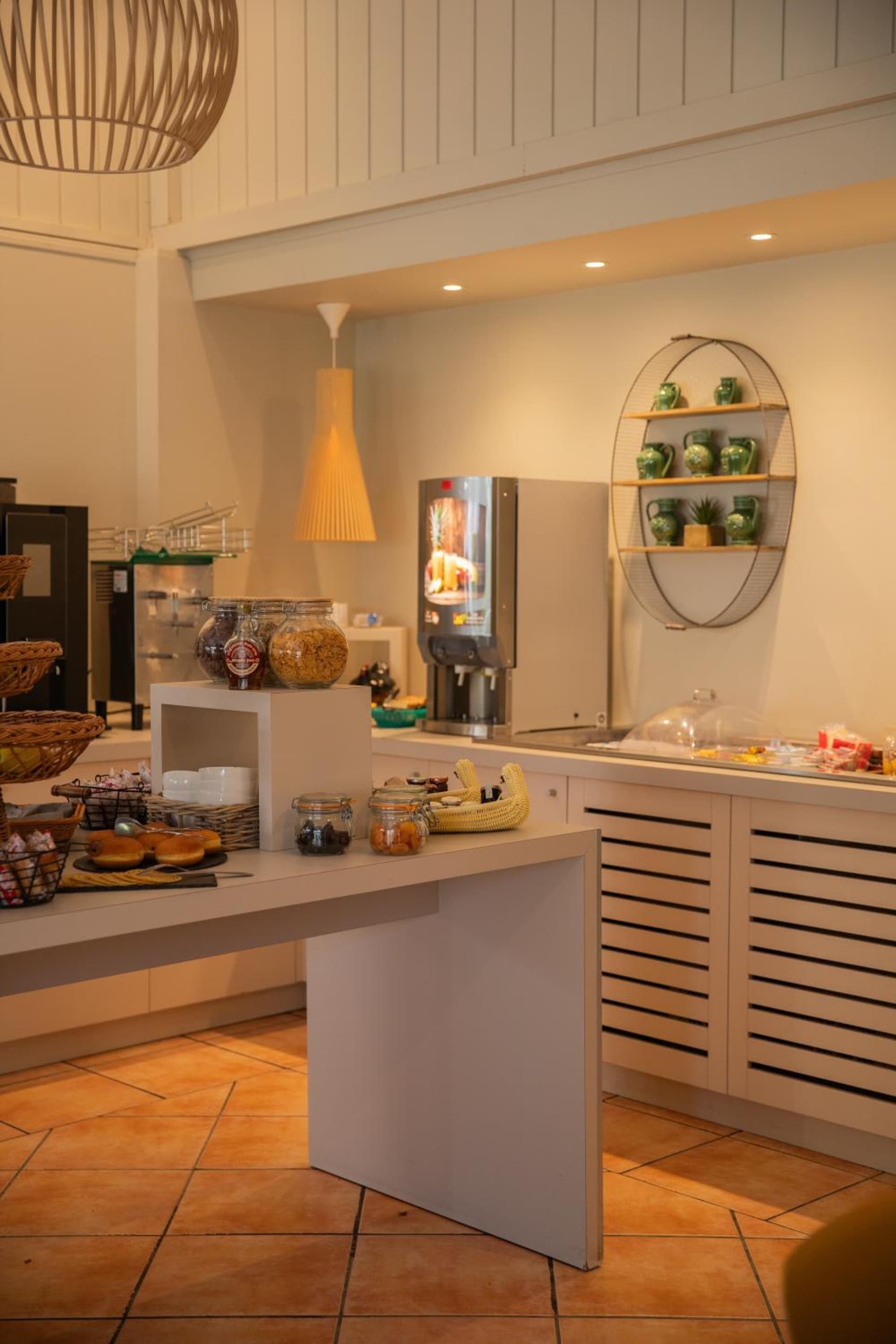 Brit Hotel Confort Nîmes Ouest