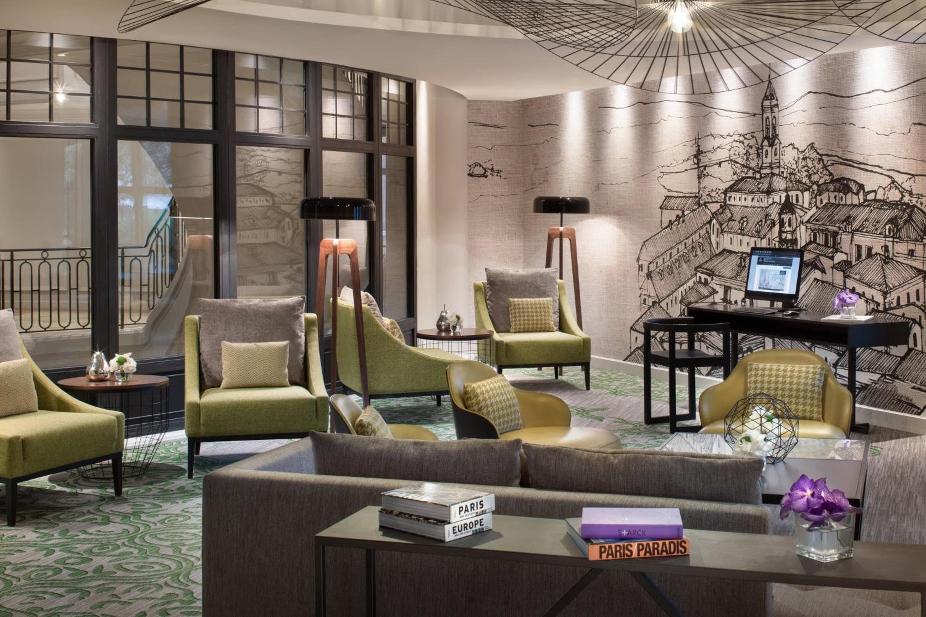 Renaissance Paris La Défense