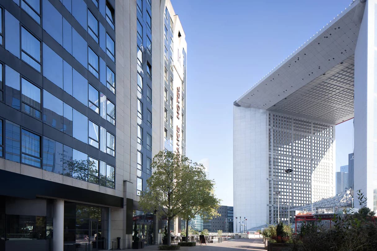 Renaissance Paris La Défense