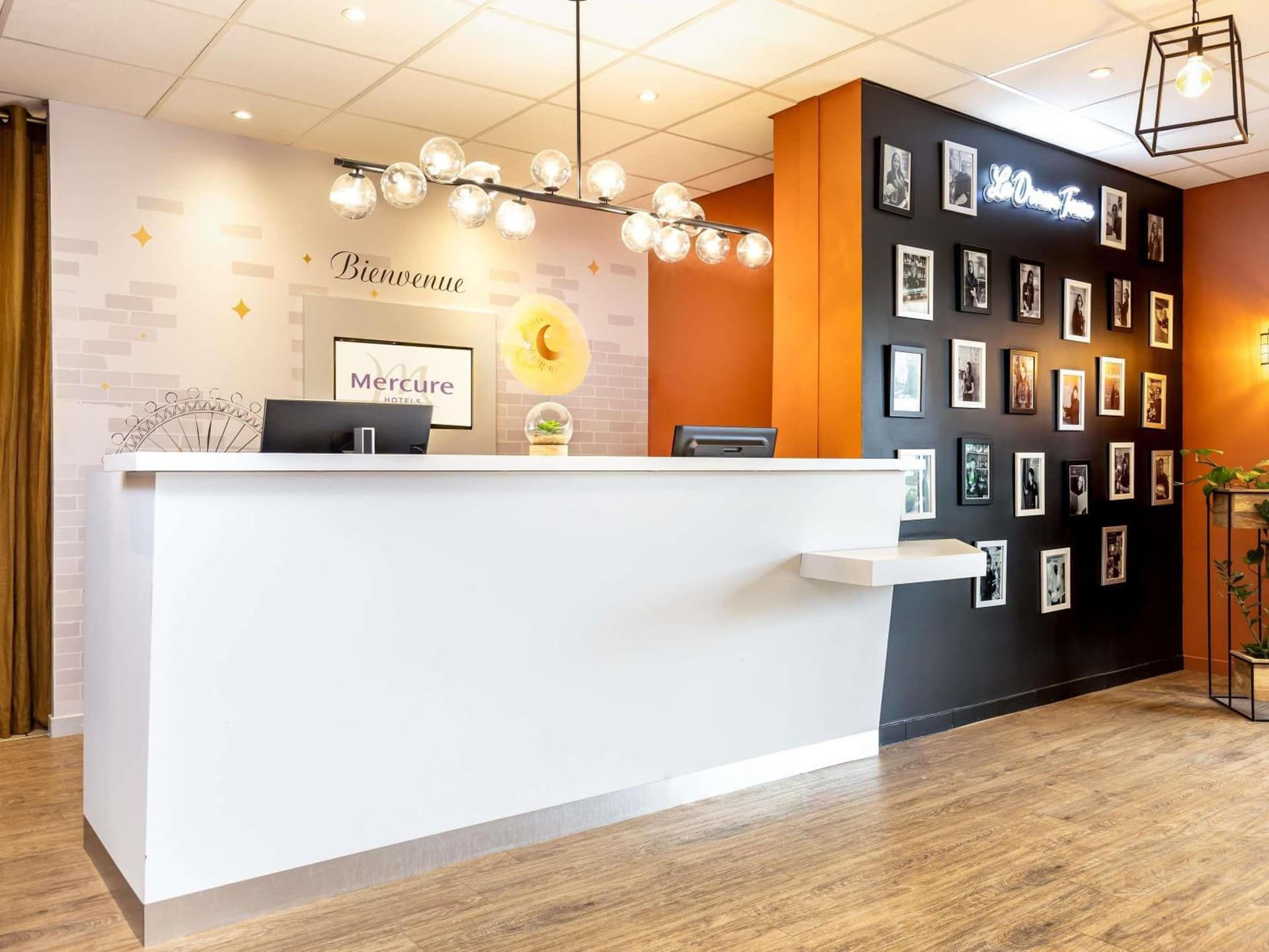 Mercure Lyon Est Chaponnay Hotel