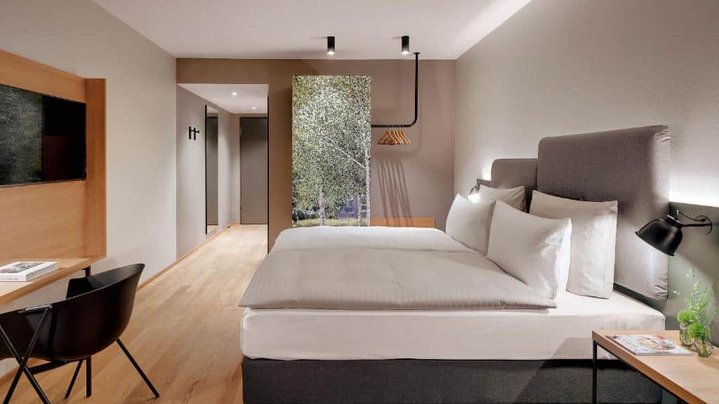The Yard Hotel