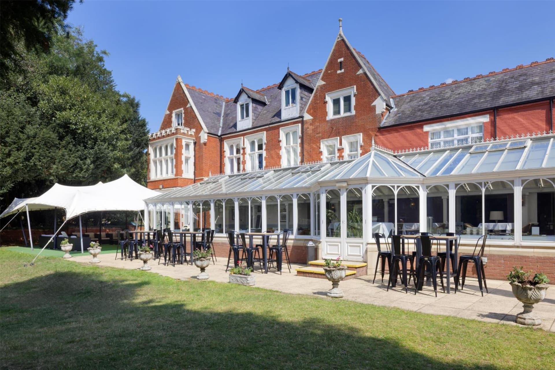 DoubleTree by Hilton, St. Anne’s Manor