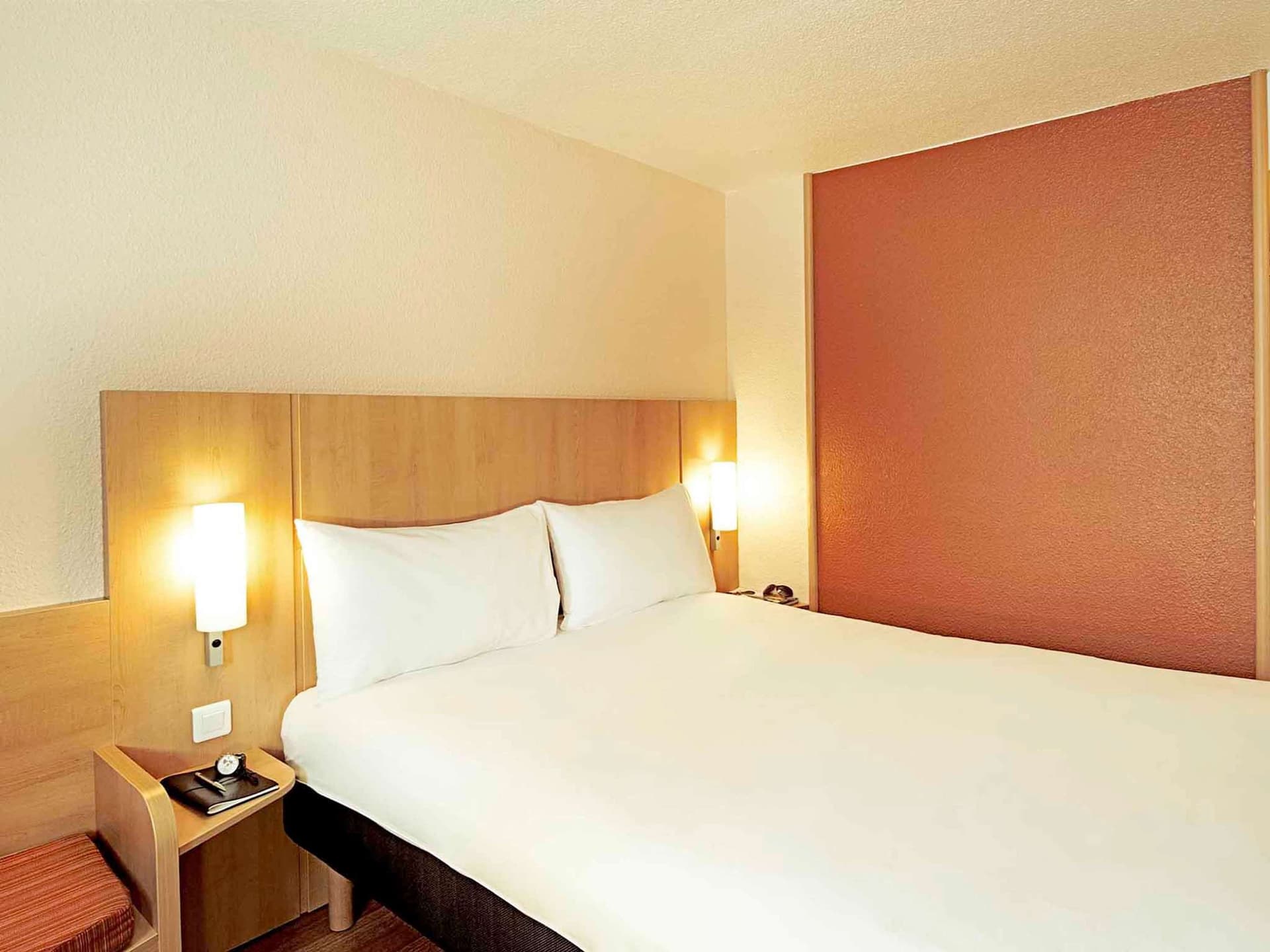 ibis Nantes Centre Tour Bretagne