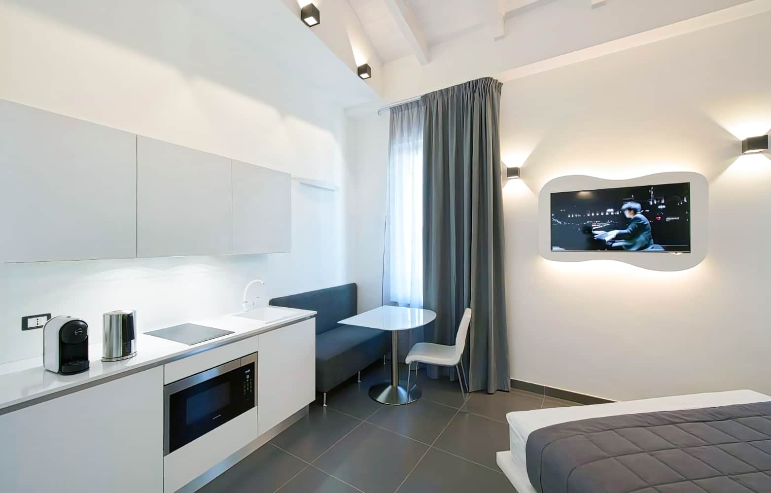 Mia Aparthotel
